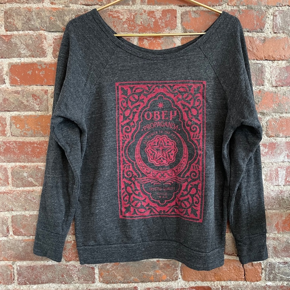Sweatshirt